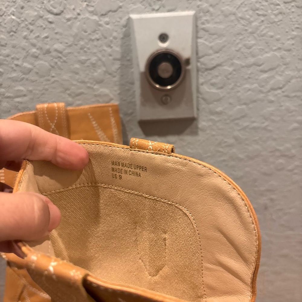 Oasis Society Emersyn western boots in tan with white starburst embroider - Picture 7 of 7